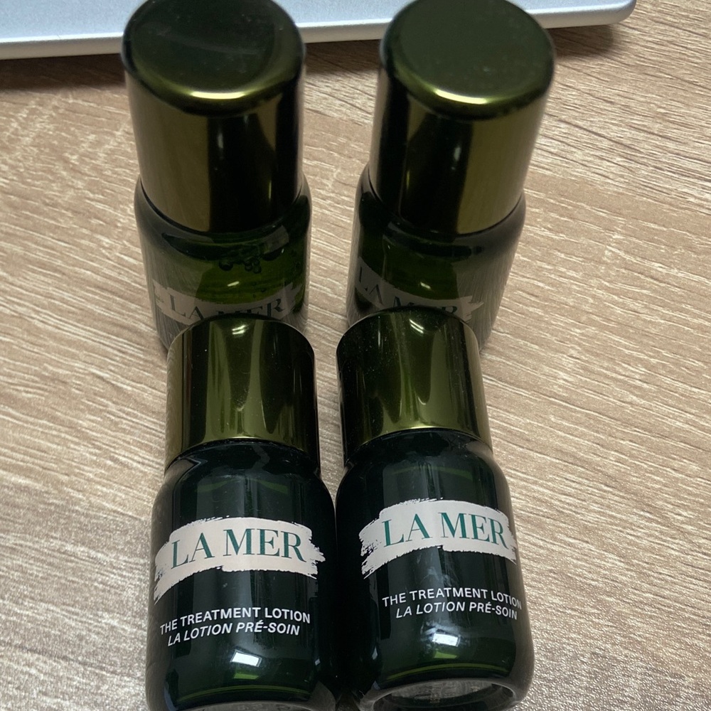 La Mer Mini Treatment Lotion Bottles - Dark Green